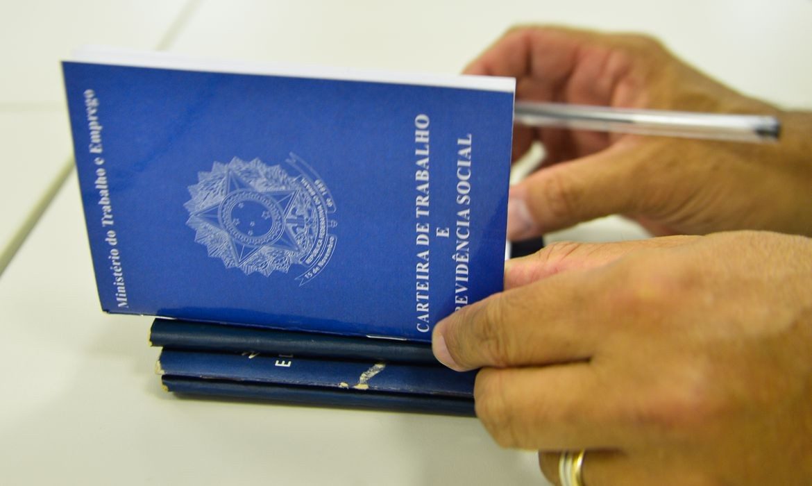 Carteira de Trabalho. FOTO: Marcello Casal/ABr