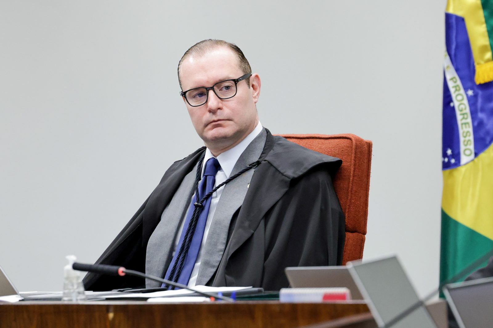 O presidente da Primeira Turma do STF, ministro Cristiano Zanin, no quarto dia de julgamento sobre a trama golpista