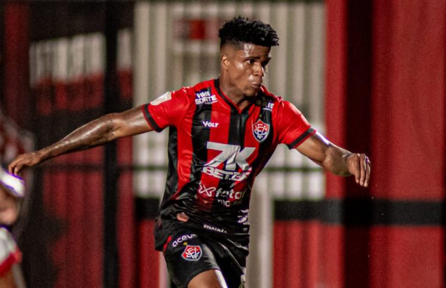 Imagem de Vitória leva gols no 1º tempo, não reage e é eliminado da Copa do Brasil