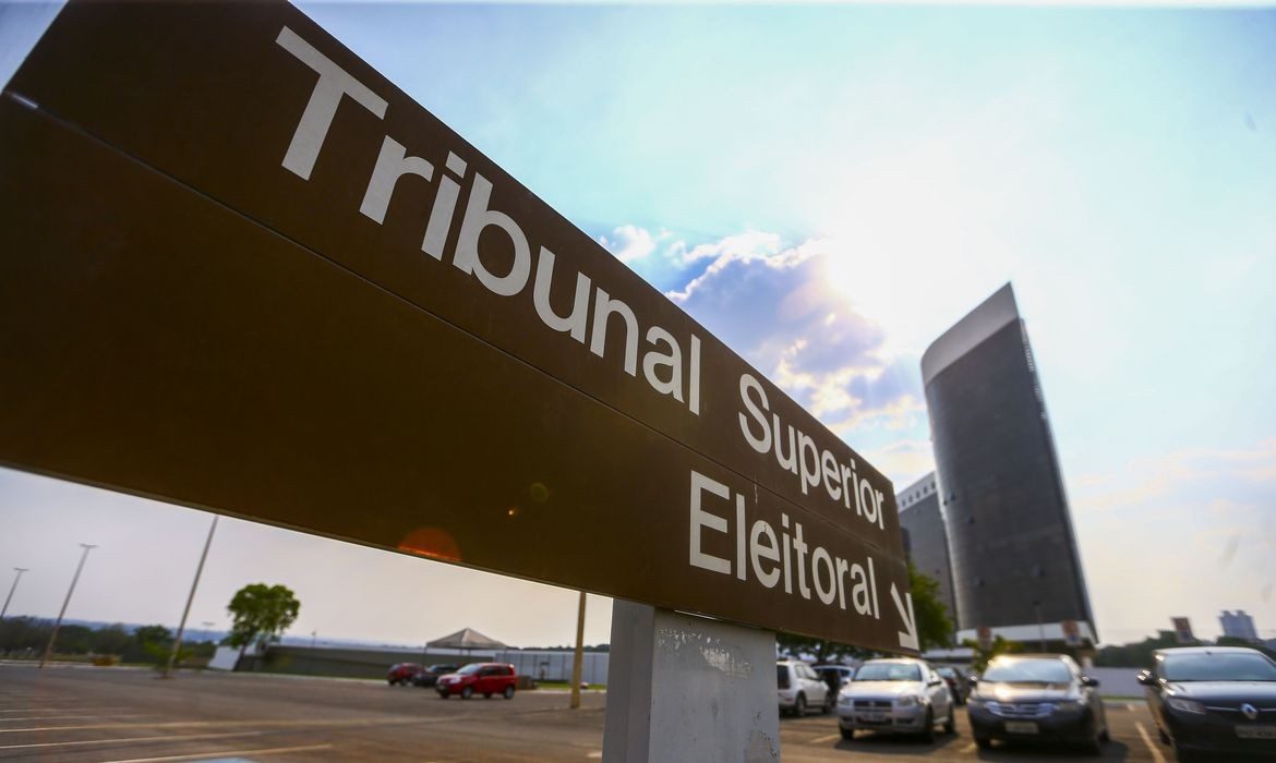 O Tribunal Superior Eleitoral (TSE) é responsável pela organização das eleições no Brasil.