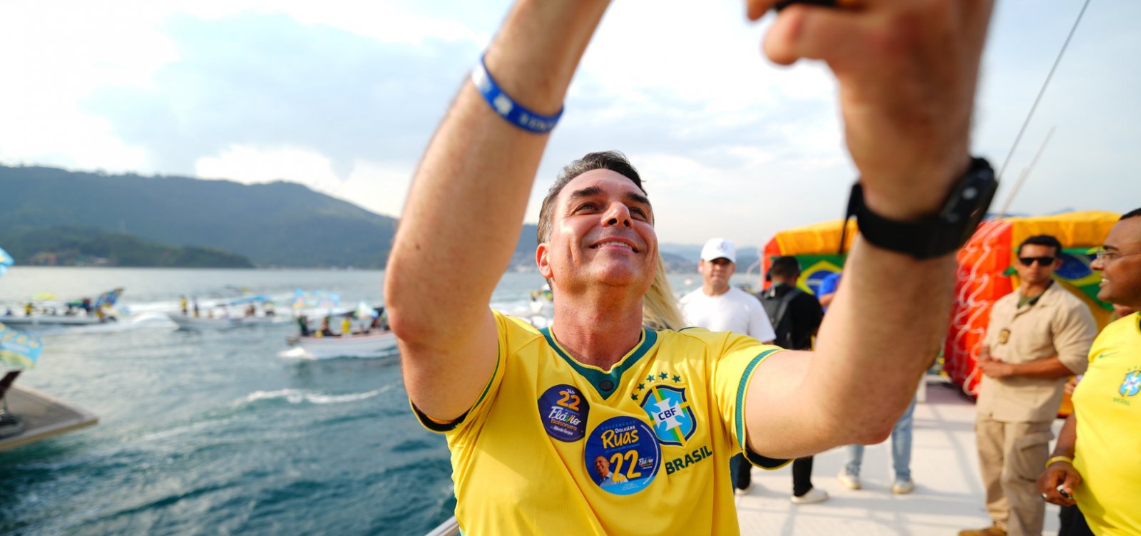 Imagem de Flávio Bolsonaro estará em Salvador no dia 17 de setembro