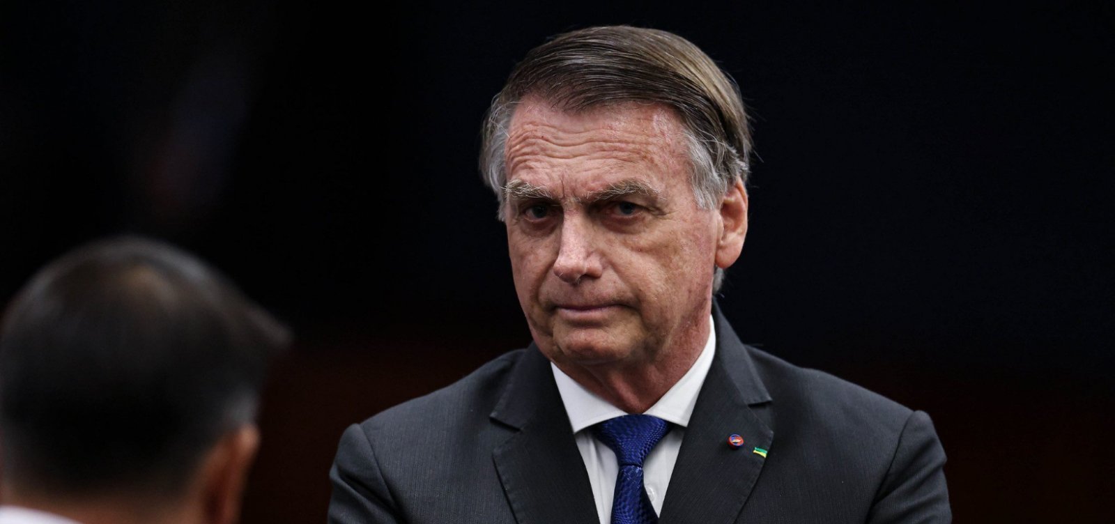 Imagem de Bolsonaro passa mal e é levado a hospital em Brasília