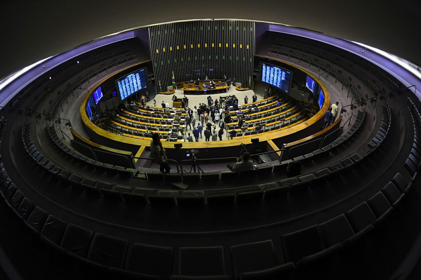 Plenário da Câmara dos Deputados durante sessão conjunta do Congresso Nacional para votação da LDO.