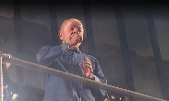 Presidente Lula durante discurso na av. Paulista