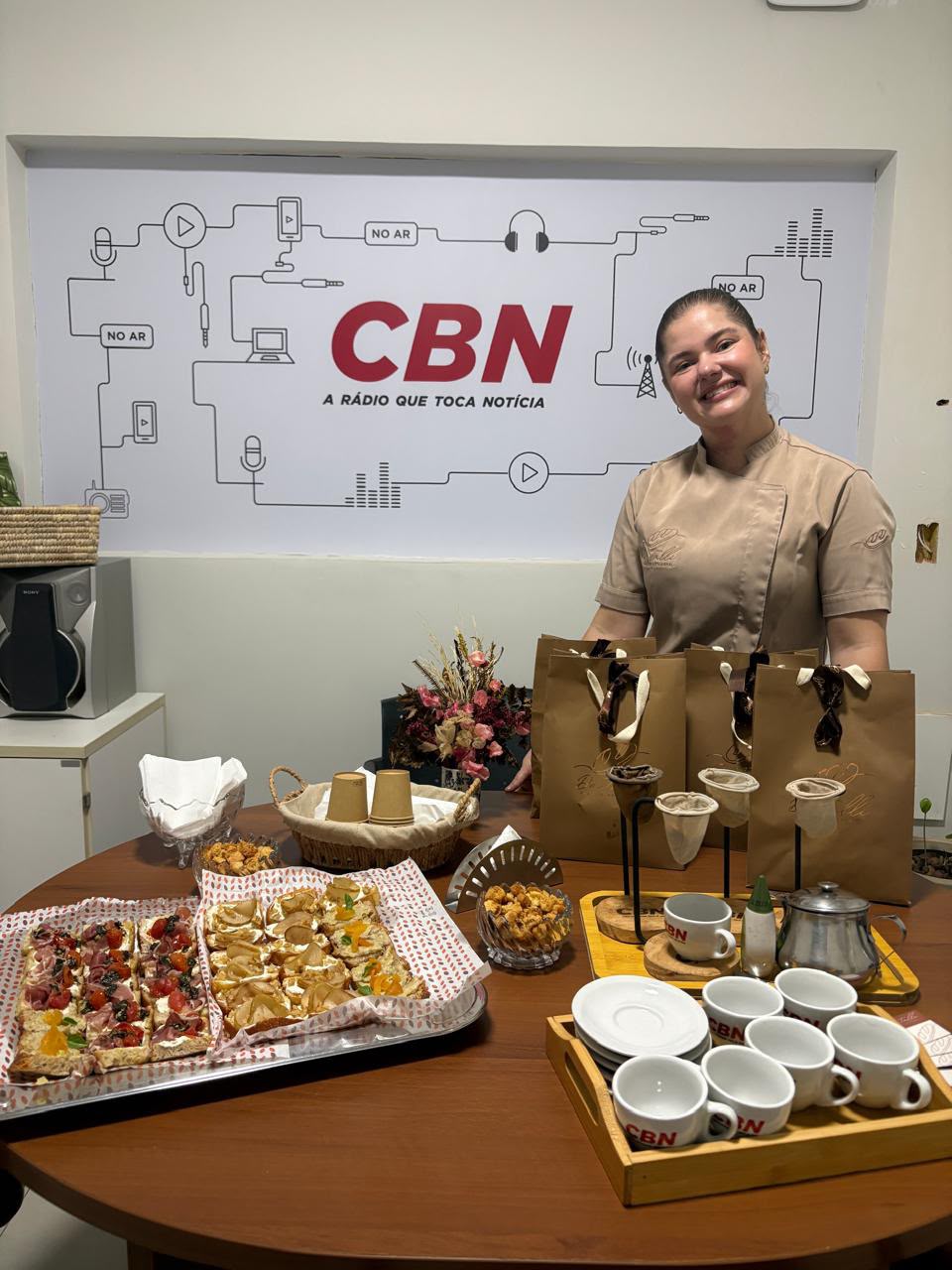 Imagem de Da Talli participa de sabatinas da CBN Salvador durante cobertura eleitoral