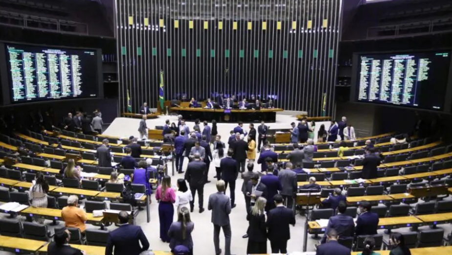 Imagem de Câmara aprova gratuidade para despacho de bagagem em voos nacionais