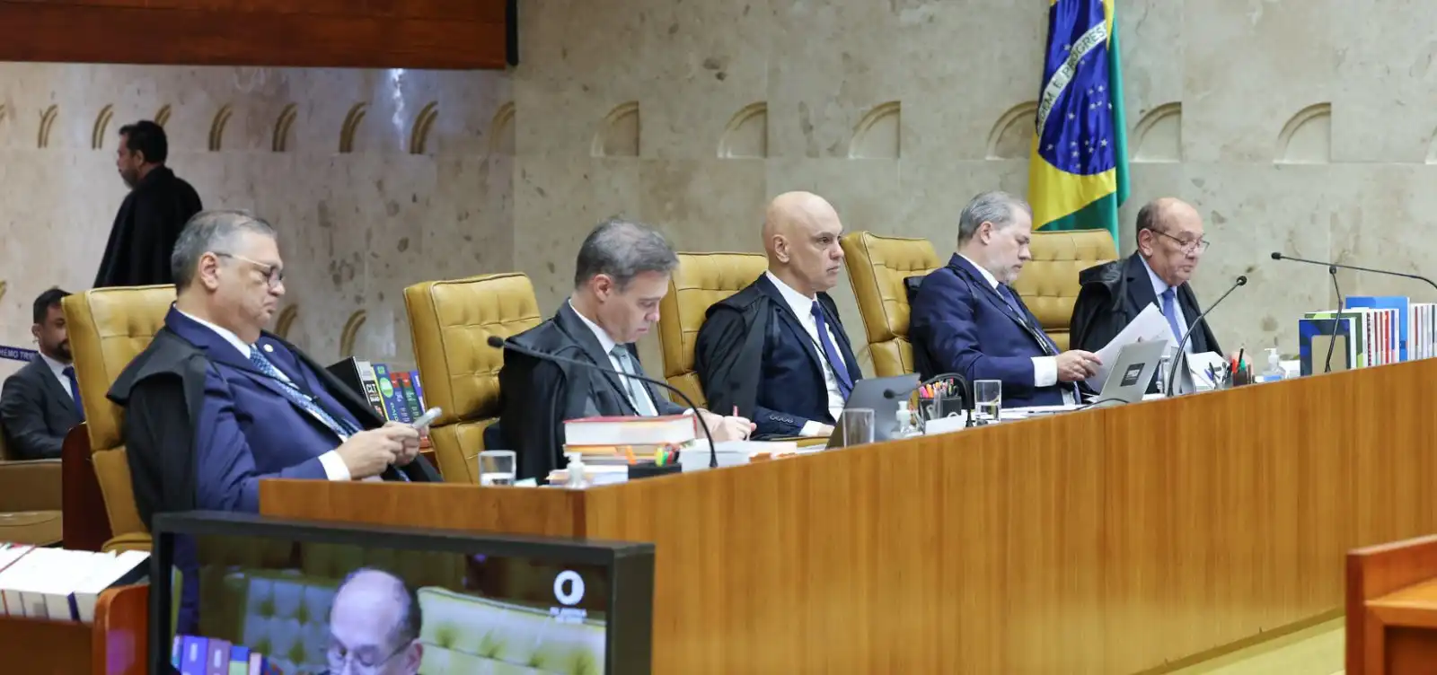 Imagem de Pedido de vista suspende julgamento no STF; entenda os próximos passos dos casos Moraes e Mendonça