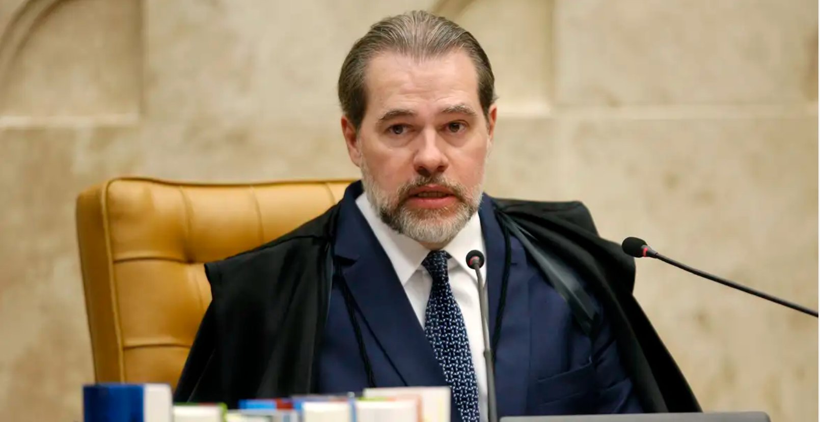 Imagem de Dias Toffoli abre nova divergência e adia decisão do STF sobre porte de maconha