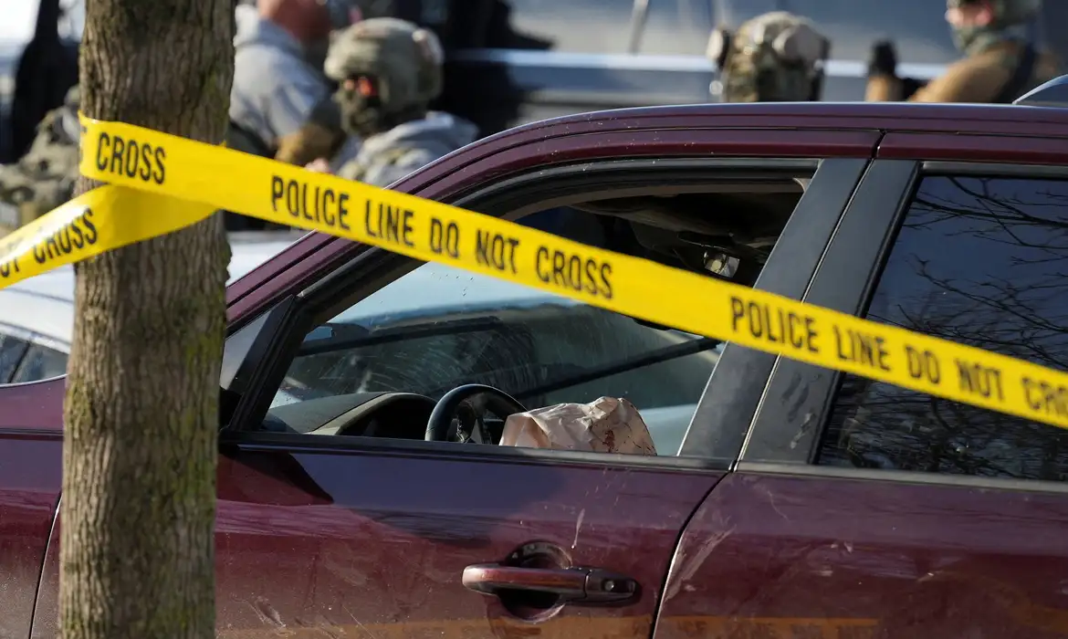 Imagem de Agente de imigração atira e mata mulher em Minneapolis, nos EUA