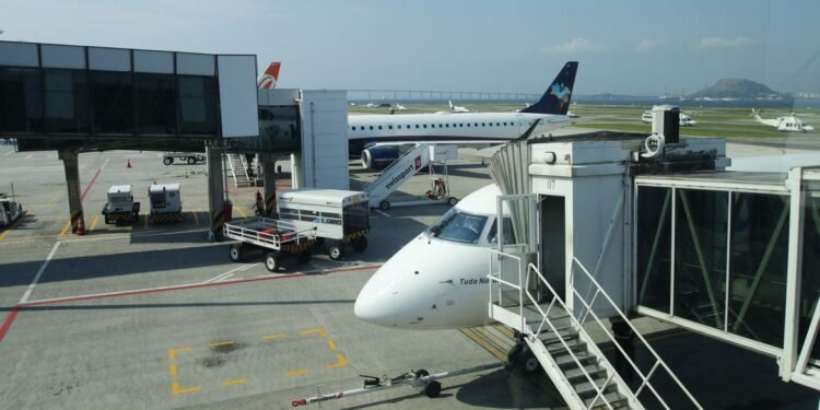 Imagem de Empresas aéreas vão apresentar plano para reduzir preço das passagens