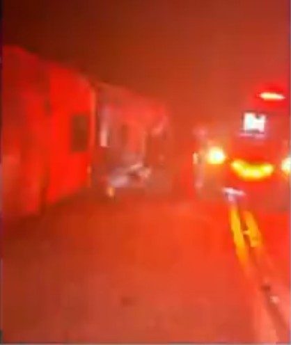 Acidente com ônibus de turismo deixa pelo menos três mortos no Espírito Santo.