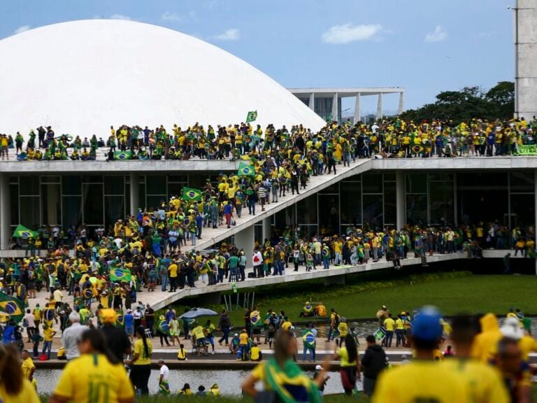 Imagem de General dispensou Pelotão de Choque no dia 8 de janeiro, diz Veja