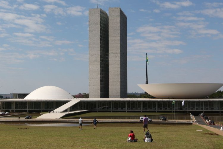 Imagem de Brasil cai 10 posições em ranking que mede percepção sobre corrupção