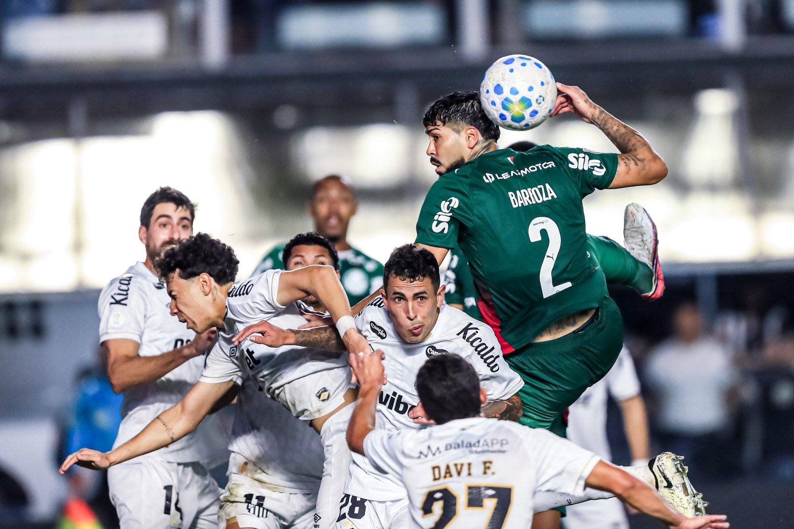Santos e Palmeiras se enfrentam nesta quarta-feira (28) pelo Brasileirão