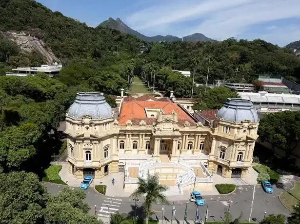Imagem de 'O Rio em cinco atos': após demissões de fantasmas e assinatura do Propag, RJ projeta superávit para 2027