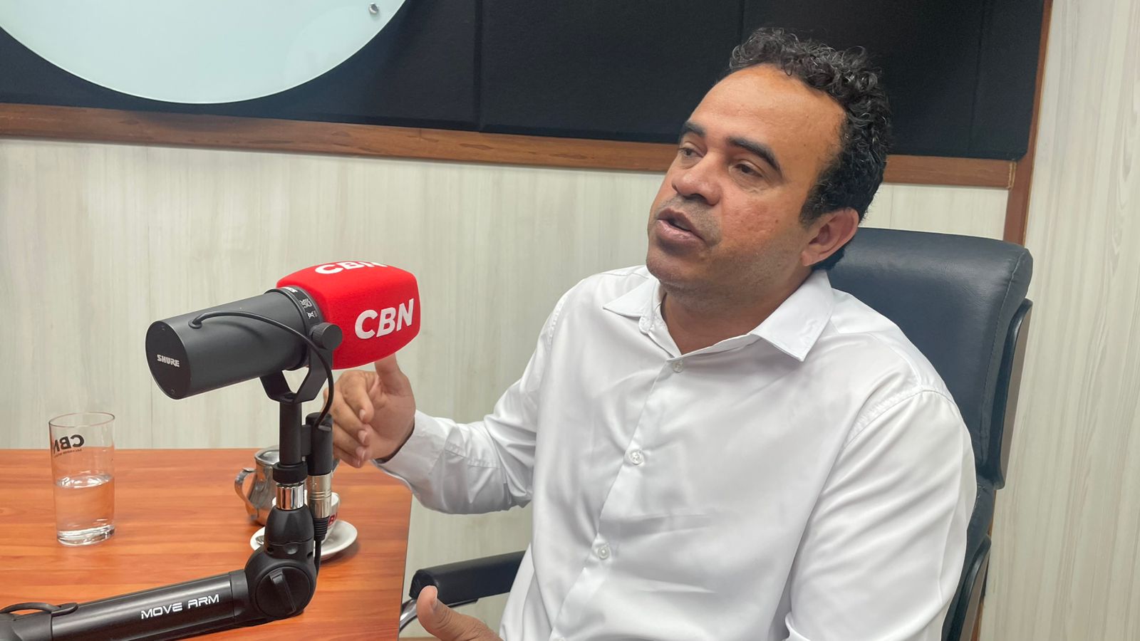 Imagem de Ronaldo Mansur nega 'dobradinha' de PSOL com PT e promete revogar portaria da aprovação automática na Bahia