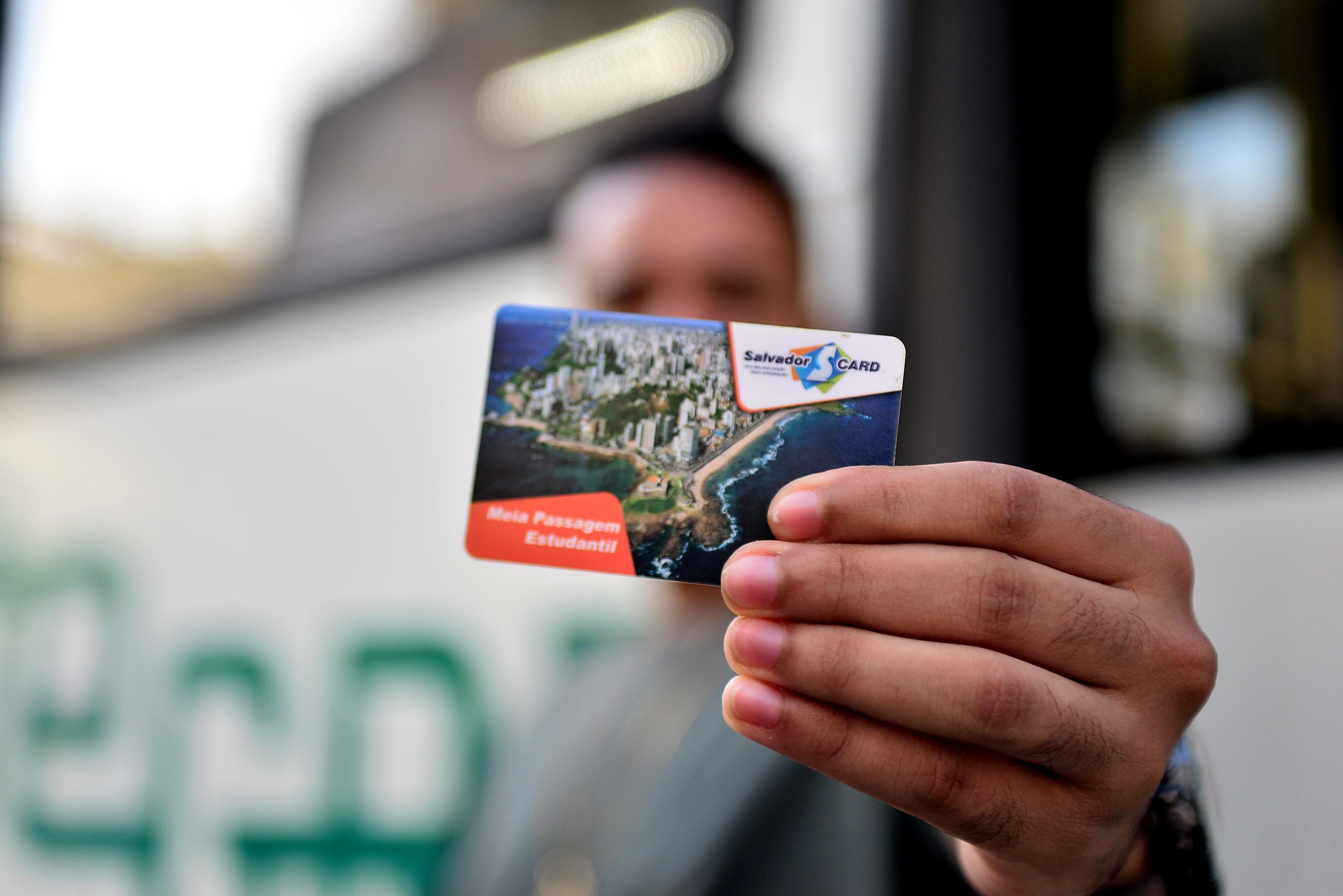 Imagem de Estudantes de Salvador terão ônibus gratuitos nos dois domingos de Enem