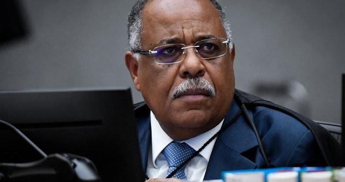 Imagem de Ministro do TSE inclui minuta achada em casa de Torres em investigação sobre Bolsonaro
