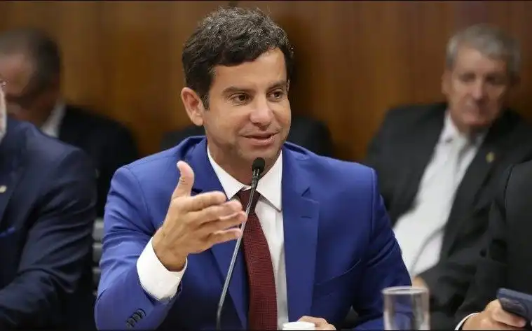 Imagem de Deputado federal mais votado do RJ, Dr. Luizinho é enfático 'não teremos segundo turno' no estado