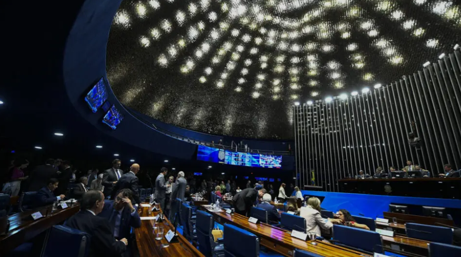 Imagem de Oposição tenta salvar PEC da Imunidade no Senado limitando blindagem ao uso da palavra