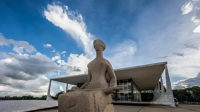 Imagem de STF identifica tentativa de influenciar decisão com comandos para IA; Zanin manda investigar
