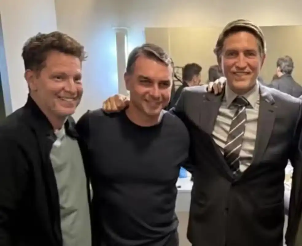 Imagem de Ministro da Fazenda diz que dinheiro enviado a filme de Bolsonaro tem indícios de lavagem de dinheiro do crime organizado