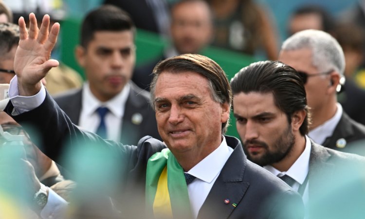 Imagem de Bolsonaro indica que irá se candidatar às eleições presidenciais em 2026
