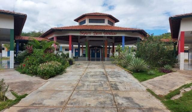 Imagem de Estudante do 9º ano ataca duas estudantes do 4º ano com machadinha em Farias Brito (CE)