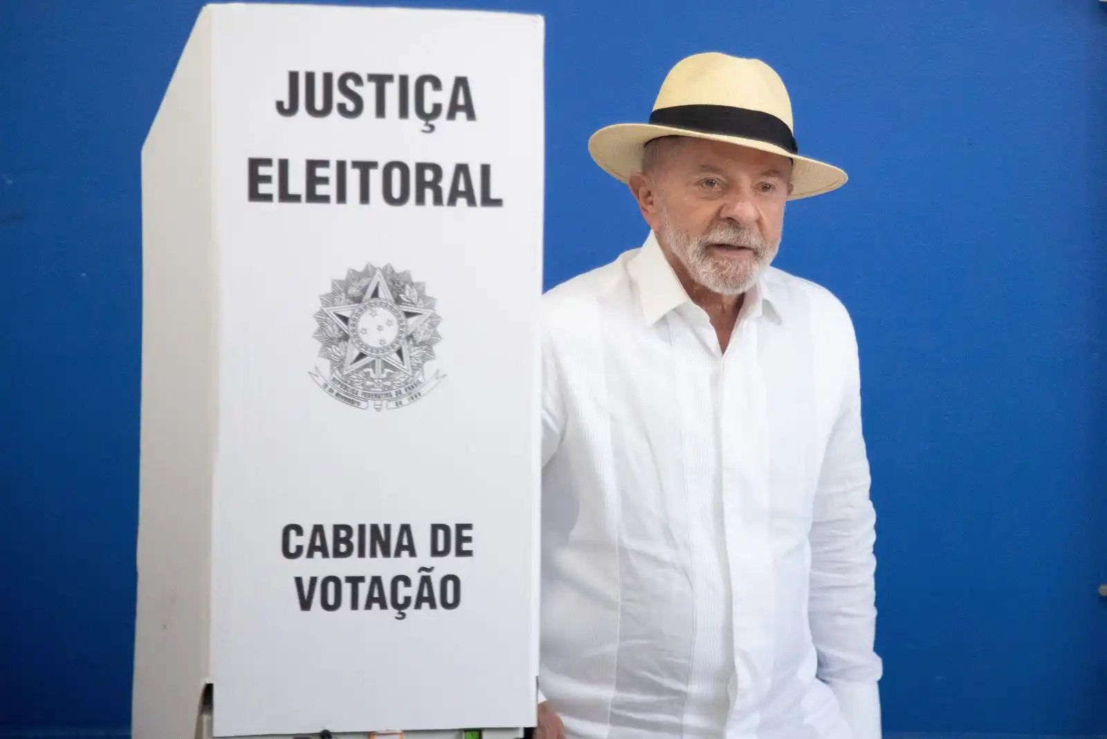 Imagem de Lula vota em São Bernardo do Campo (SP) acompanhado de aliados