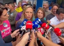 Celina Leão vota em Brasília ao lado de Michelle Bolsonaro e Bia Kicis