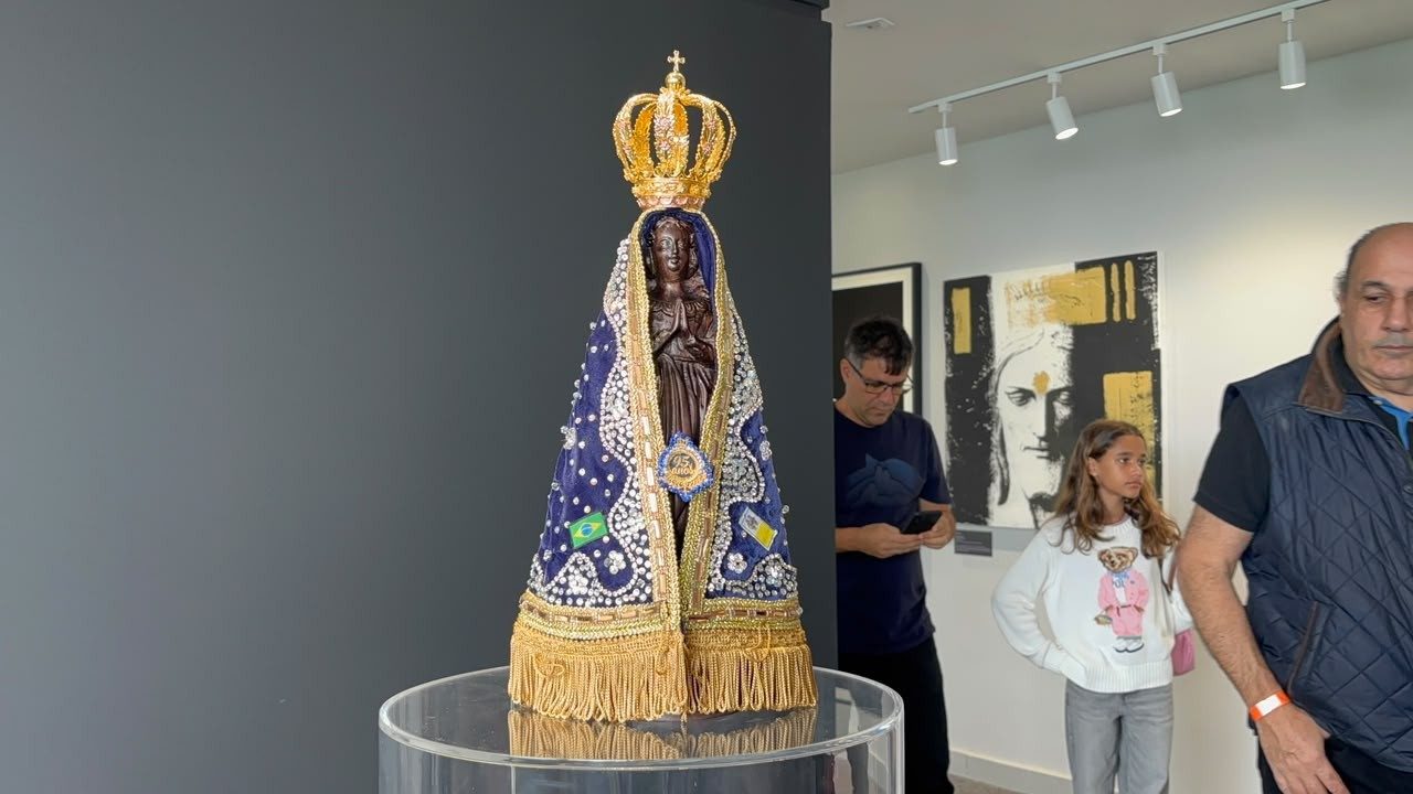 Nossa Senhora da Conceição Aparecida, padroeira do Brasil.