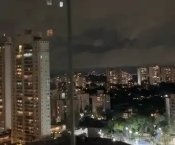Imagem de Manifestantes fazem panelaço durante entrevista de Flávio Bolsonaro à TV Globo