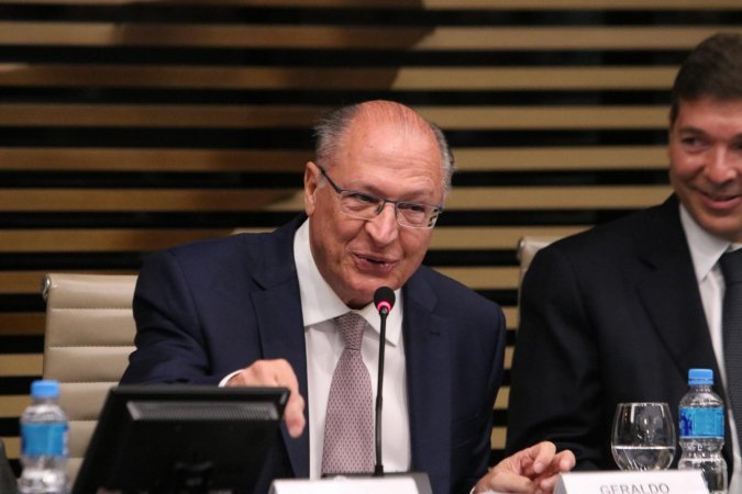 Imagem de Geraldo Alckmin dispensa militares que trabalharam com Hamilton Mourão