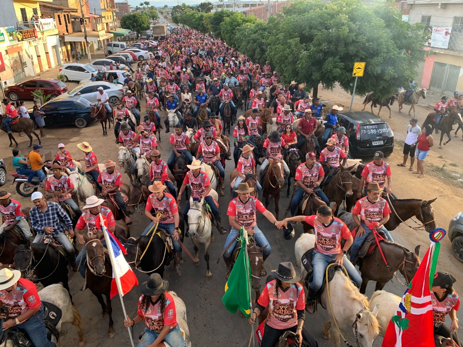 Imagem de Celebridades, Música e Tradição: Cavalgada é destaque no aniversário de Utinga com Jau e Filhos de Jorge