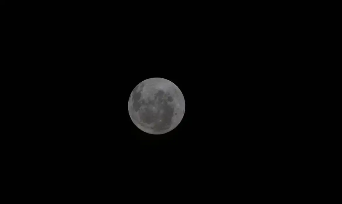 Imagem de Missão da NASA divulga foto inédita da Lua captada por astronautas