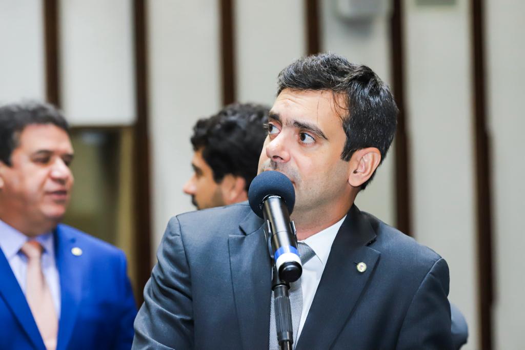 Imagem de Jerônimo pede mais R$ 2 bi em empréstimo e Tiago Correia fala em “dinheiro jogado fora” na Bahia