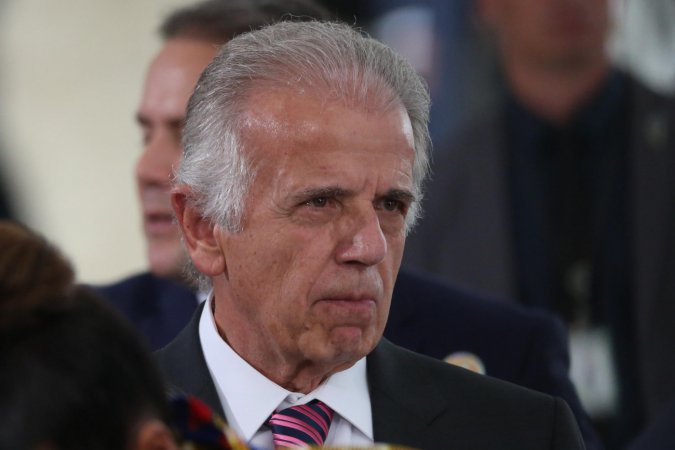 Imagem de Ministro da Defesa diz que fratura da confiança no comando do Exército motivou troca