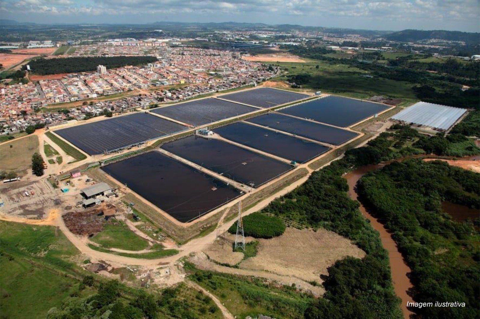 Imagem de Elmo Vaz comemora lançamento da licitação do Esgotamento Sanitário de Irecê