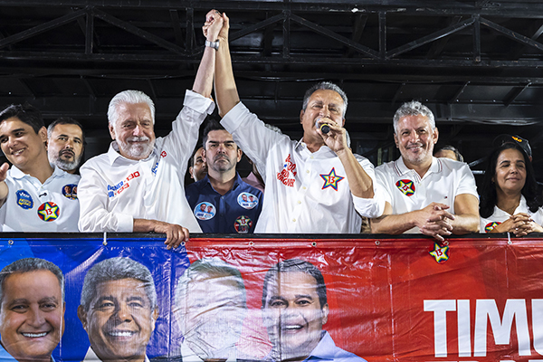 Imagem de JUSTIÇA ELEITORAL SUSPENDE PROPAGANDA DE RUI COSTA E JAQUES WAGNER POR IRREGULARIDADE