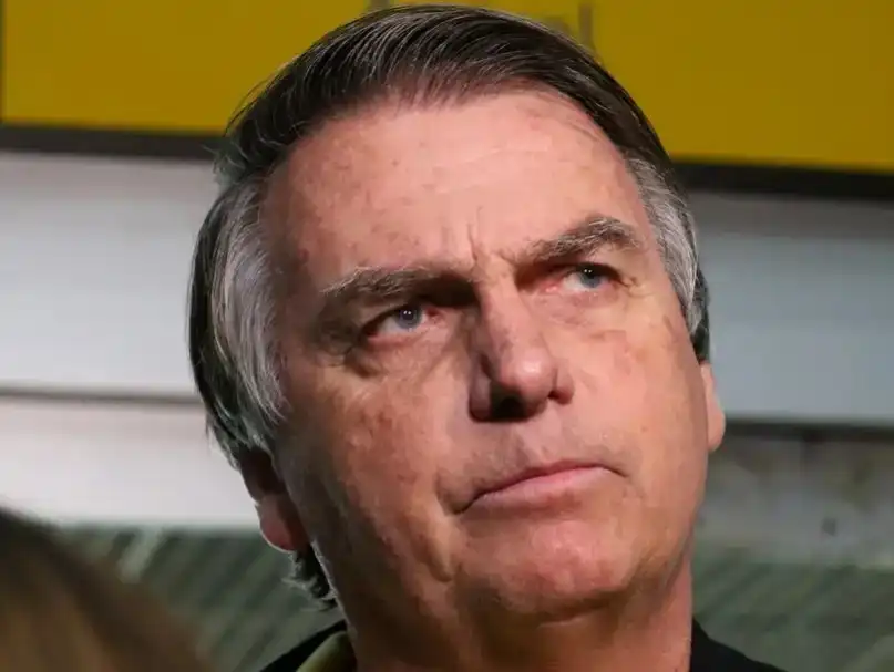 Imagem de Defesa de Bolsonaro desiste de pedido de suspensão da pena apresentado a Nunes Marques