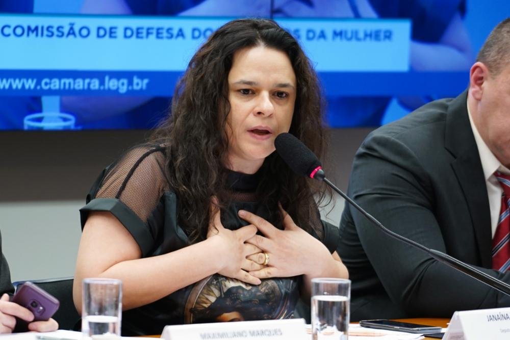 Imagem de Janaina Paschoal defende Bolsonaro às vésperas de julgamento: ‘Salvou a democracia’