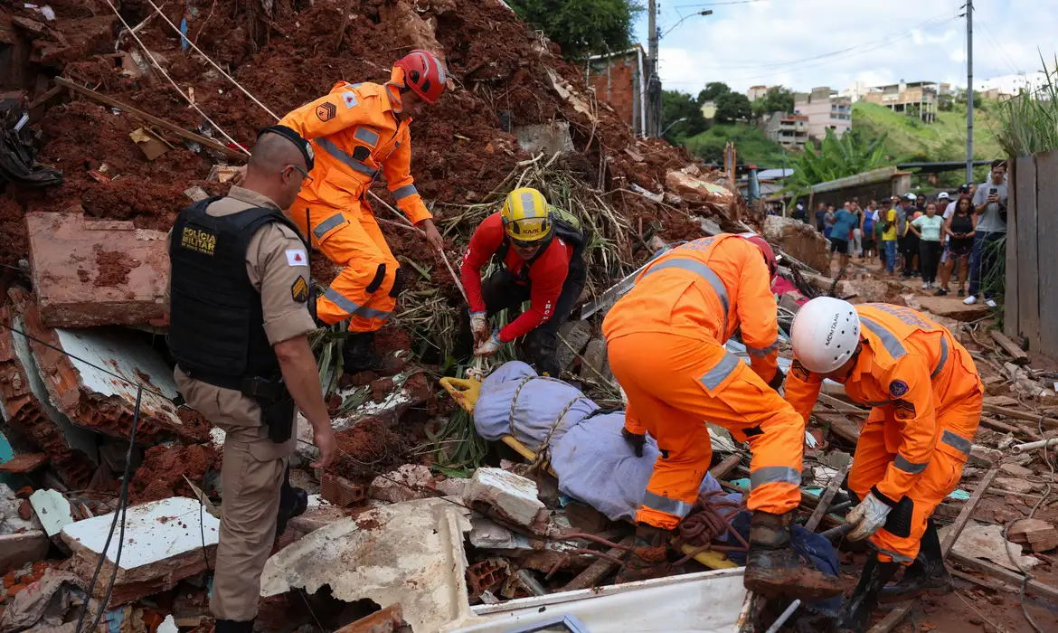 Imagem de Desastre em Juiz de Fora reflete negligência com aquecimento global, dizem especialistas