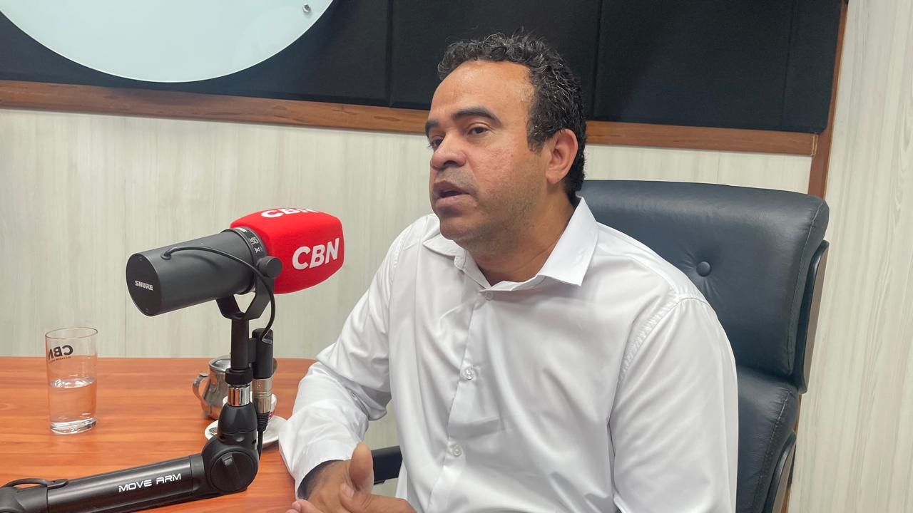 Imagem de Sabatina do Ouvinte: Ronaldo Mansur defende novos hospitais regionais, fim da aprovação automática e ampliação do efetivo policial