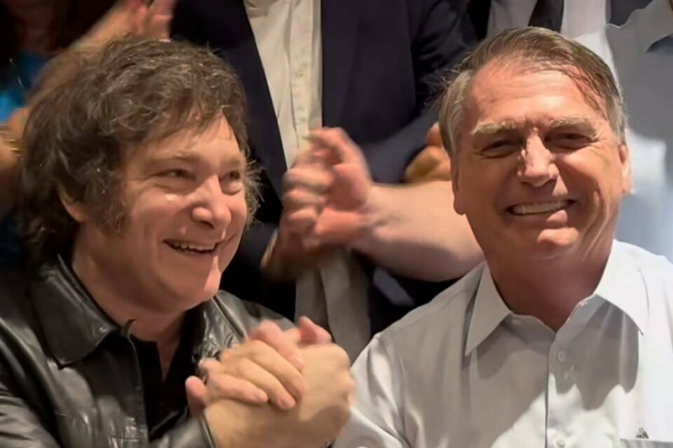 Imagem de Milei divulga lançamento da candidatura de Flávio Bolsonaro