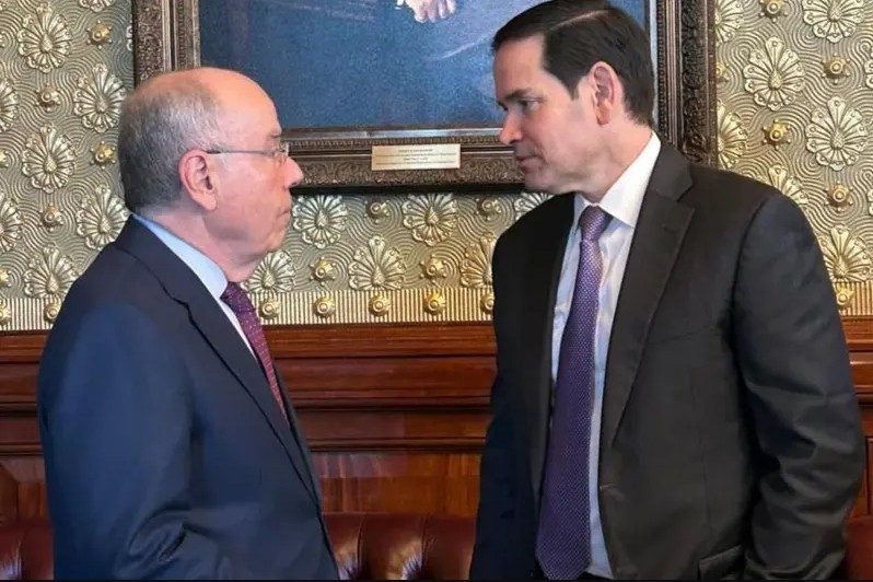 Mauro Vieira e Marco Rubio durante conversa.