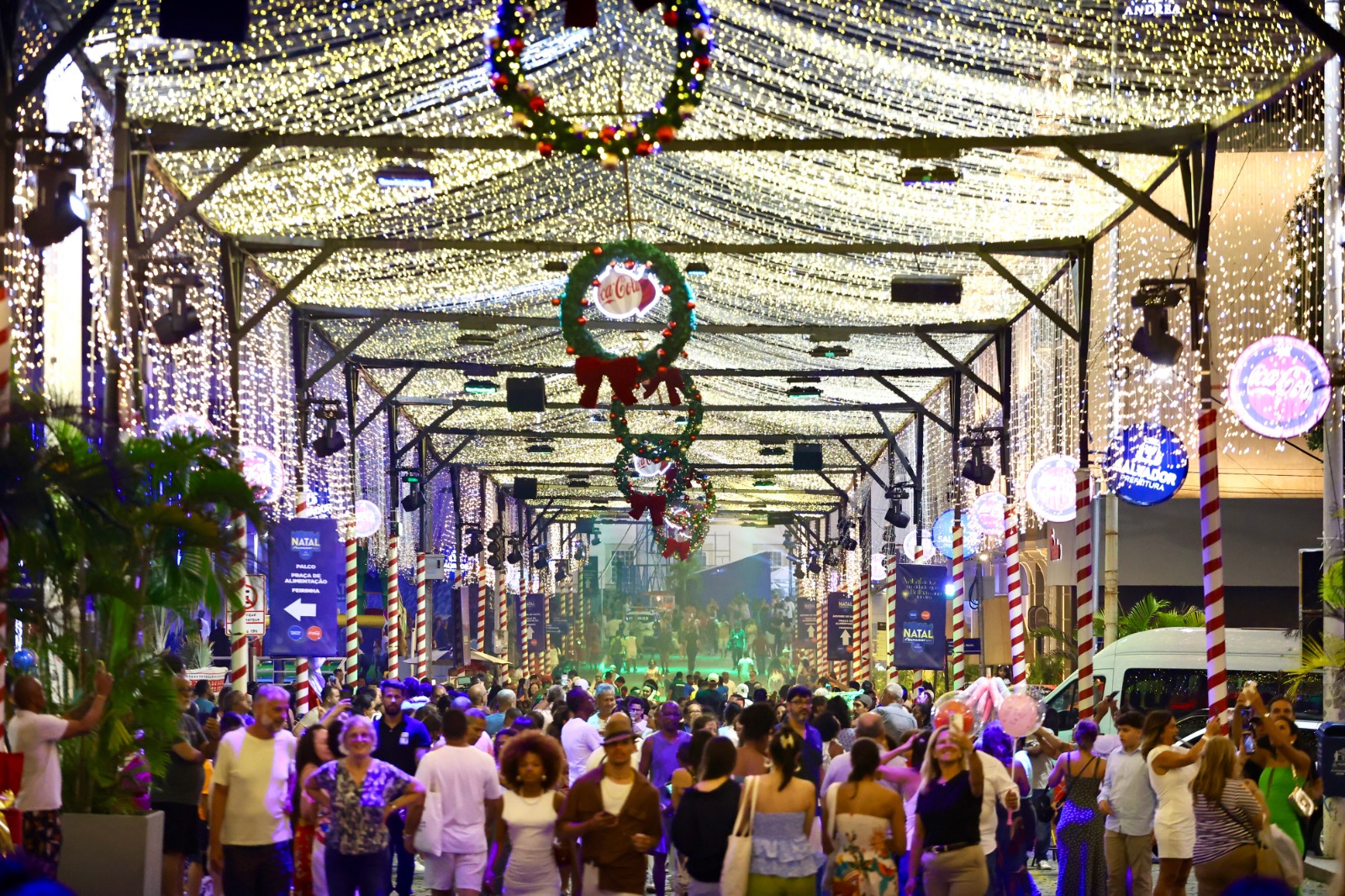 Imagem de Com missa, Papai Noel, desfile e iluminação cênica, Prefeitura dá início aos festejos de Natal em Salvador