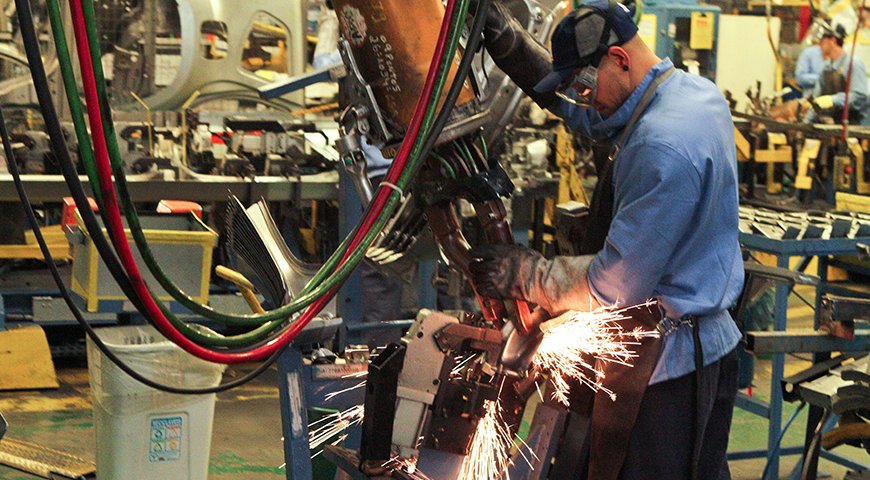 Imagem de Indústria brasileira patina e produção estagna pelo 4º mês seguido, aponta IBGE