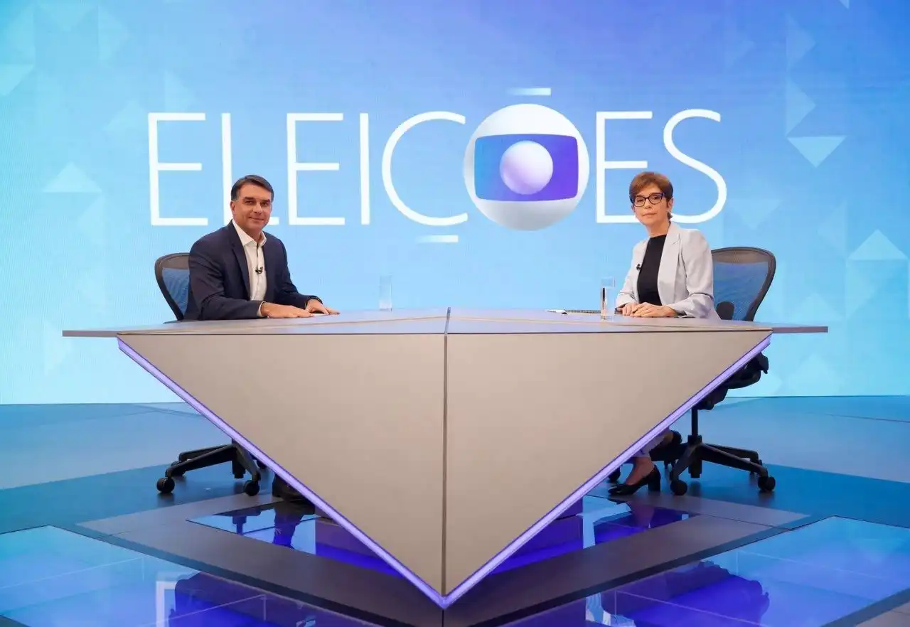 Imagem de Flávio Bolsonaro promete manter fim da 6x1 e diz que só quer um mandato