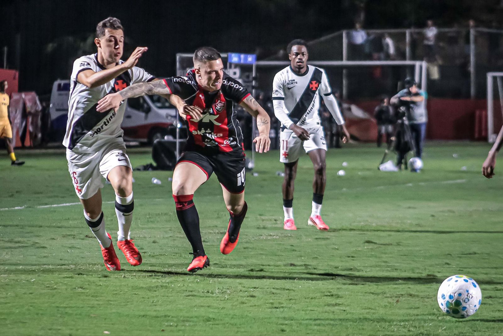 Imagem de Vitória perde para o Vasco no Barradão e está eliminado da Copa do Brasil