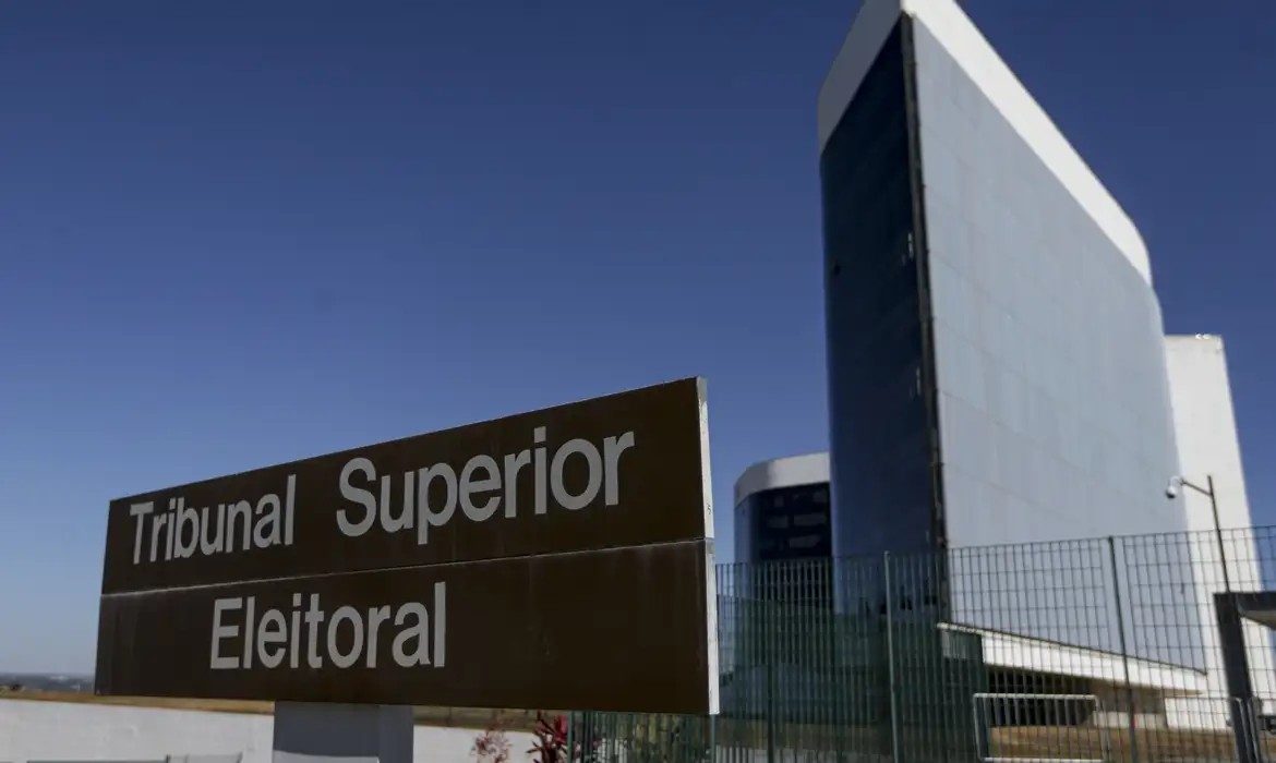 O Tribunal Superior Eleitoral (TSE) é responsável pela organização das eleições no Brasil.